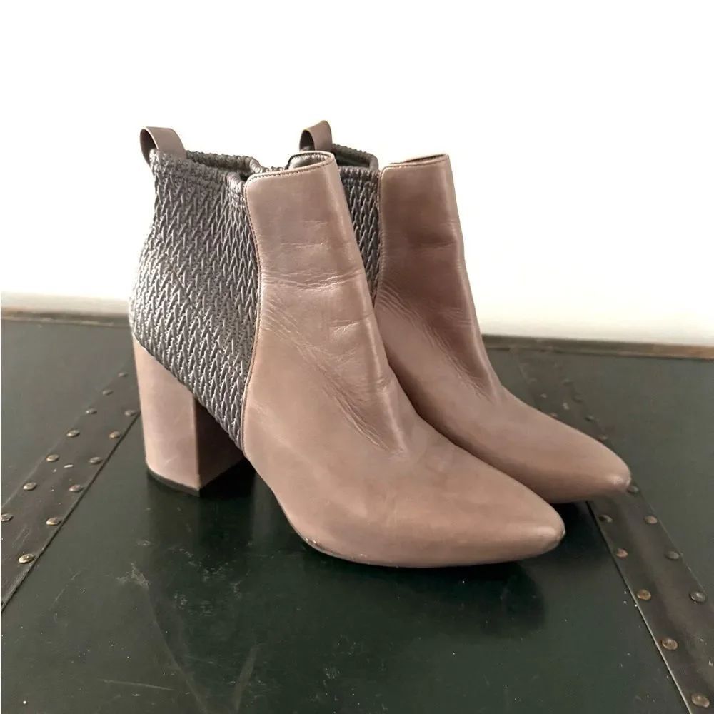 Cole Haan Women's Aylin Ankle Boots Size 9.5 Gray Leather Textured Block Heel